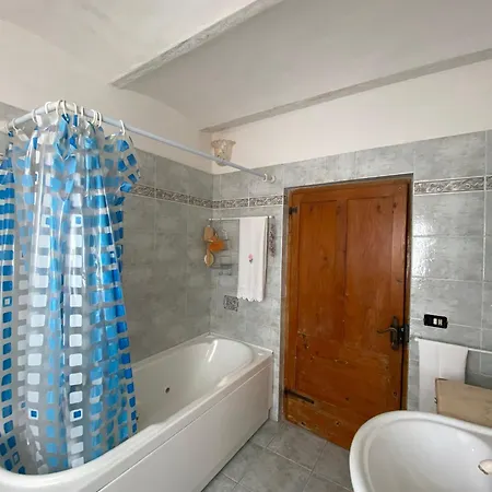 Homestay Casa Contadina Nel Ai Piedi Della Majella - Agricasa Caprafico Casoli (Abruzzo)